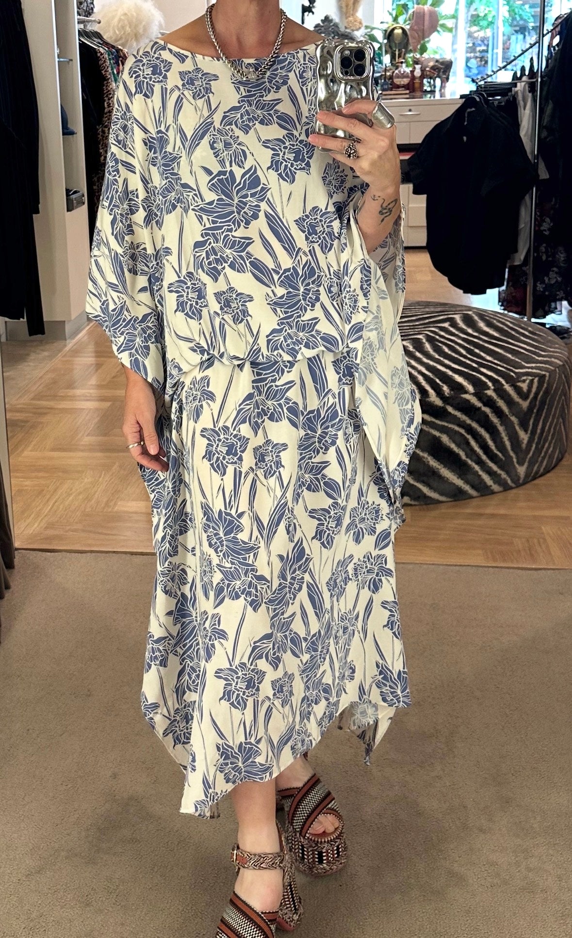 Kaftan in Hibiscus Sandwashed