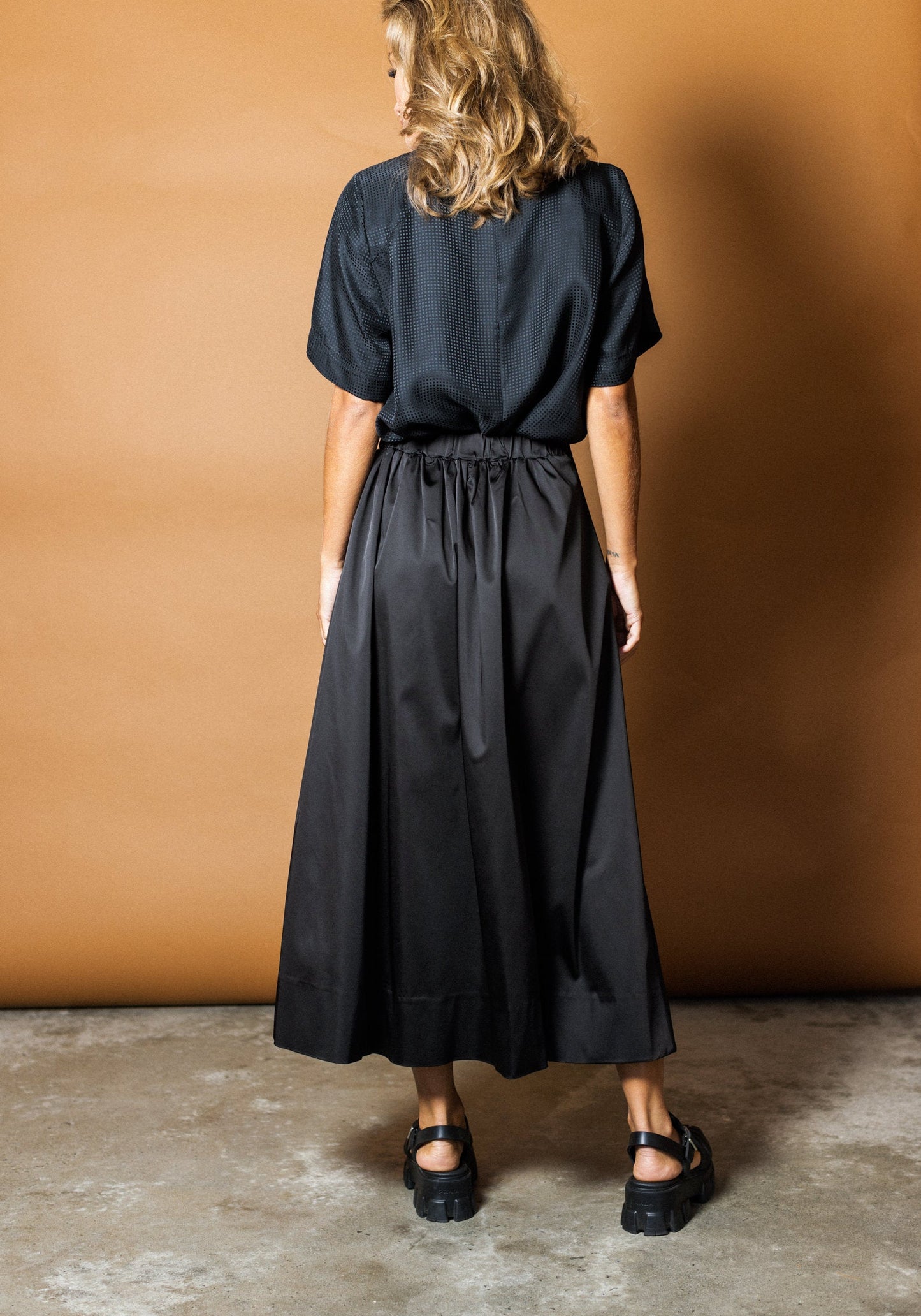 Luxe Midi Skirt in Black
