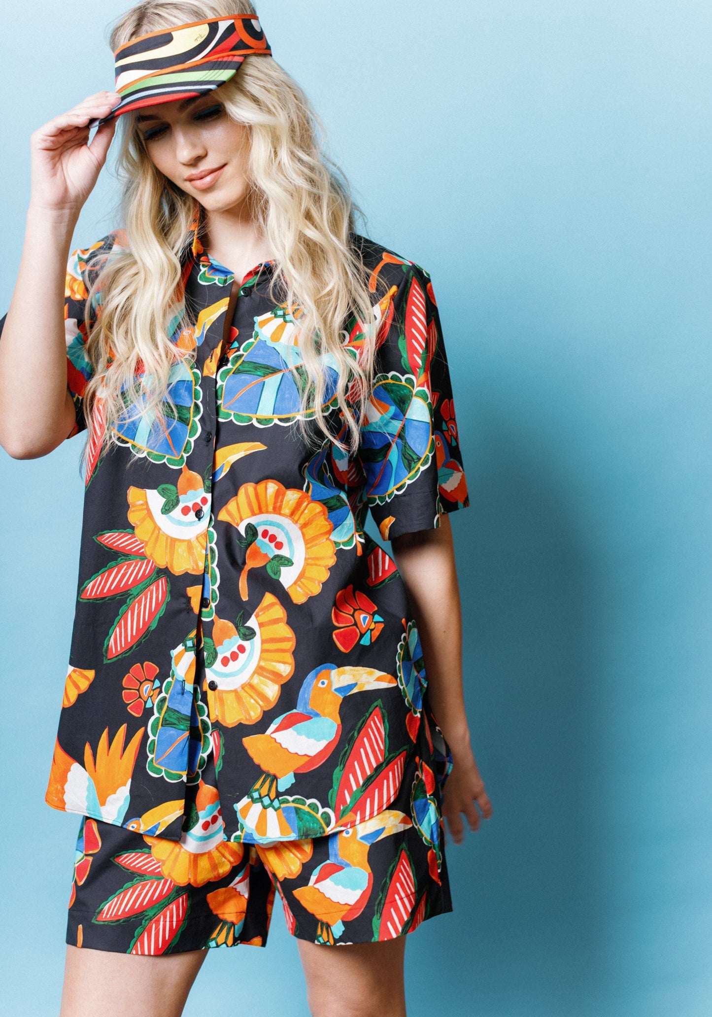 Resort Shirt in Black Toucan