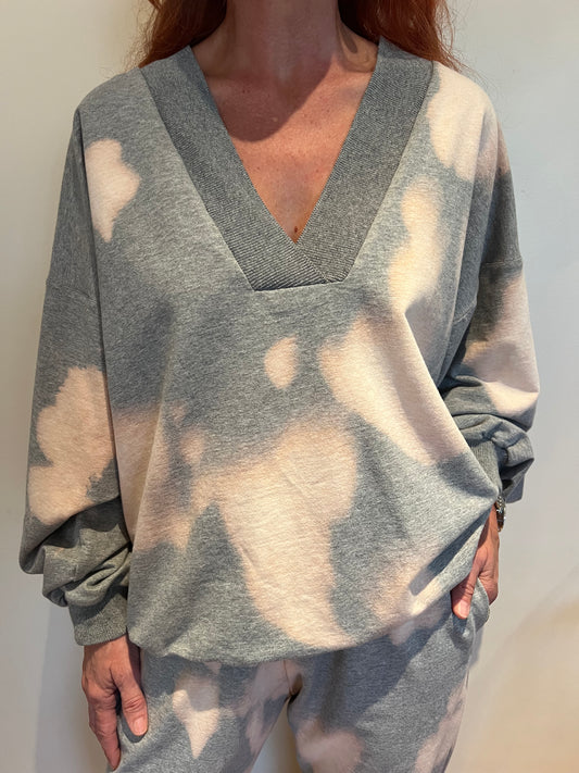 Olympia V-neck Sweat Top in Peach Cloud