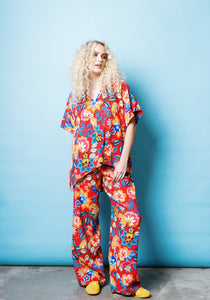 Resort Pullover in Red Jungle