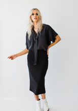 Load image into Gallery viewer, Bonded Crepe Pencil Skirt Black